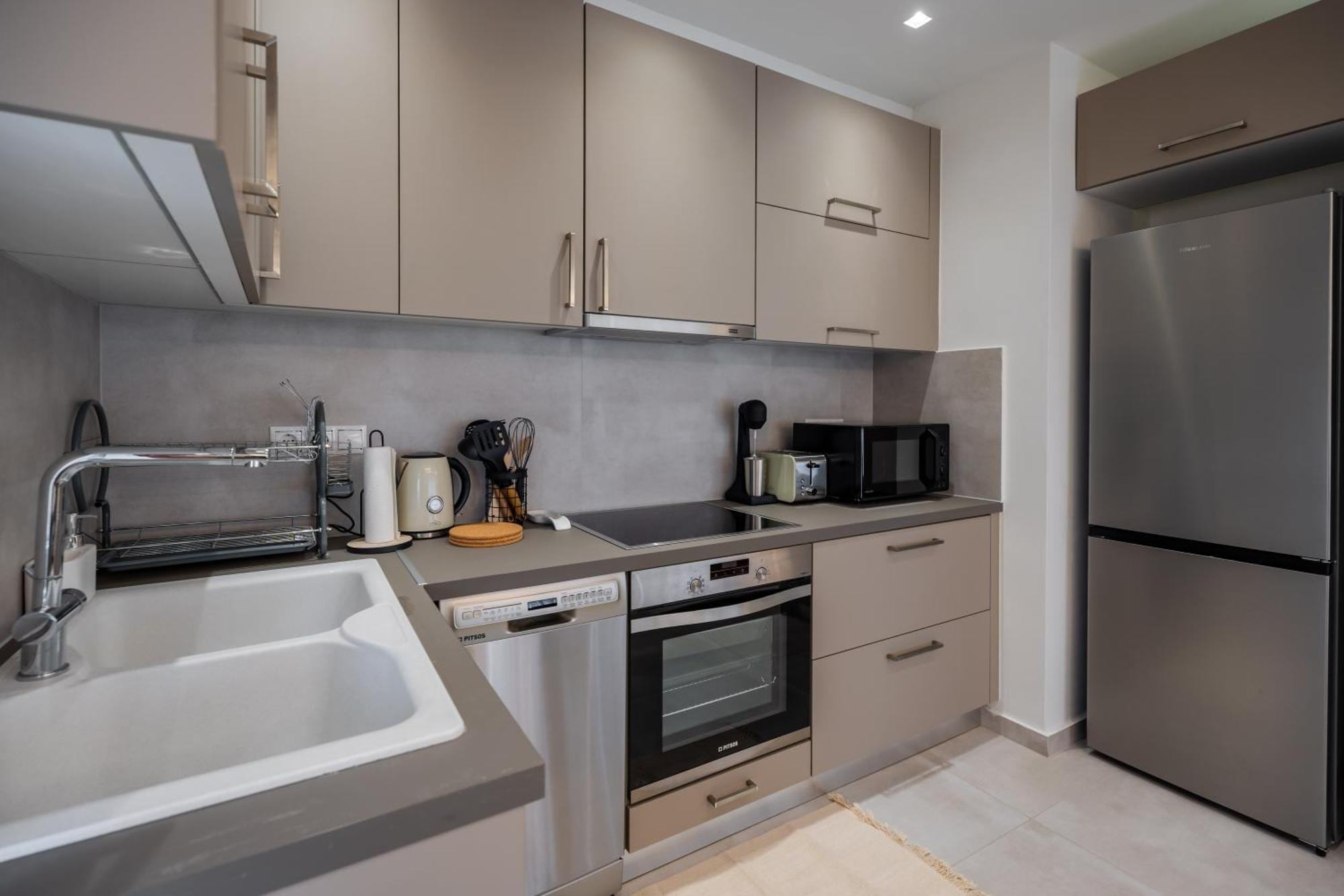 Sesilia Sea View Apartment Atene Esterno foto